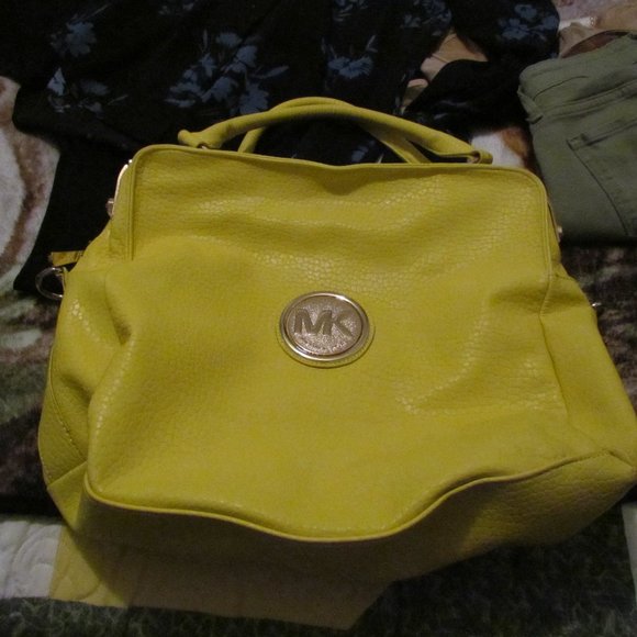 Springtime for Bright Yellow - Picture 4 of 6